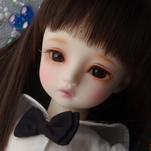 Dear Doll Girl - Mia