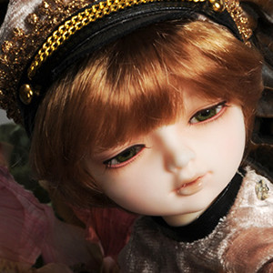 Dear Doll. Boy - Distant Memory ; Apple