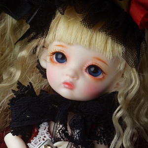 Bebe Doll Girl - Thumbelina Wine Sweety - LE20