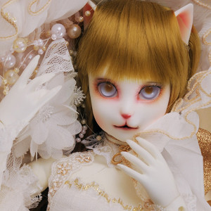 Catish Girl Doll - Klasse Cancan ; White Rose Reaa - LE15