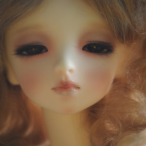 Kid Dollmore Girl - Sleepy Eyes Flocke